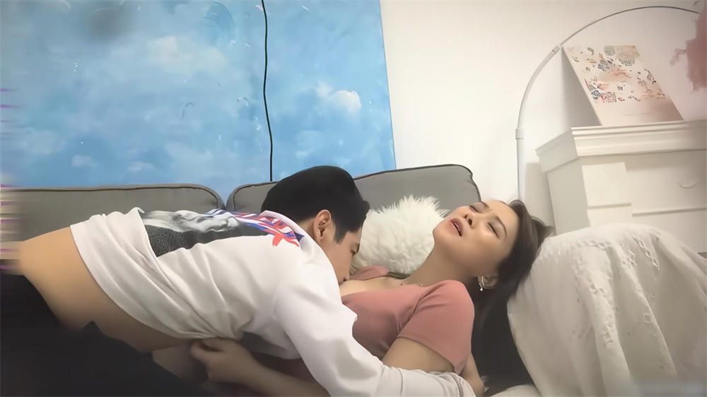 饥渴熟女 (2).jpg